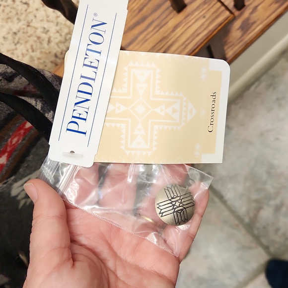 Fantastic NWT Pendleton Wool Crossroads Native American Design Vest ♥️🖤 - Picture 12 of 16